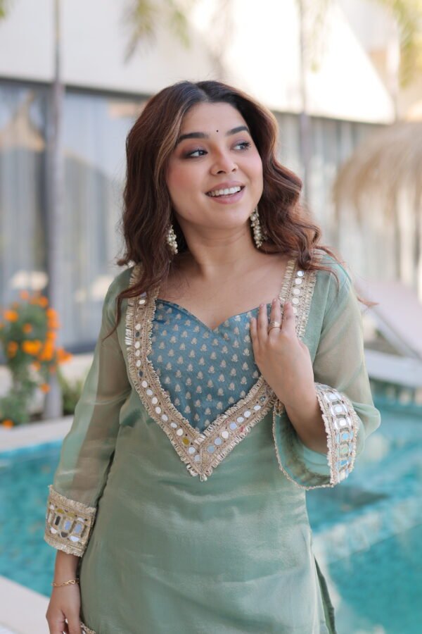 READYMADE TOP-PANT WITH BATWA