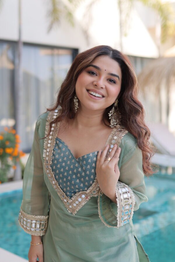 READYMADE TOP-PANT WITH BATWA