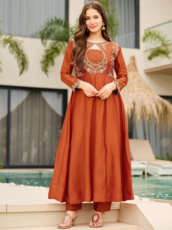 Embroidered kurta set